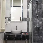 Luxir Hotel