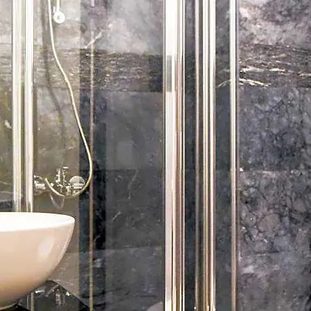 Luxir Hotel