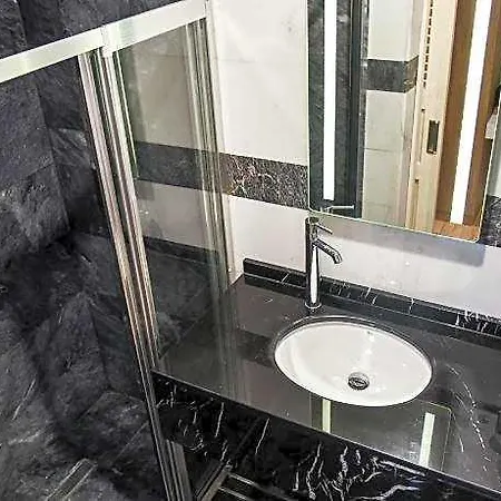 Luxir 4*