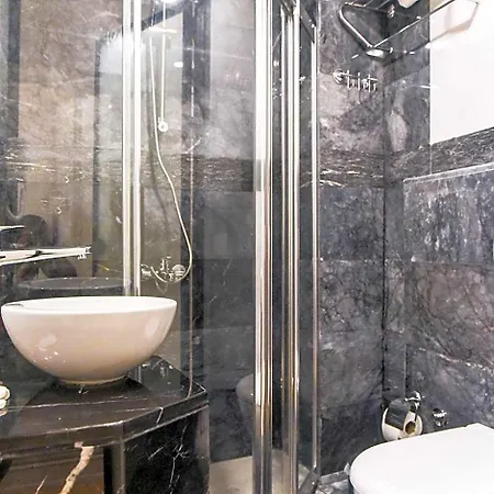 Hotel Luxir 4*