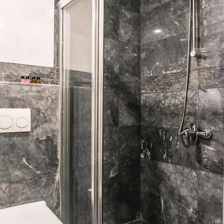 Luxir Hotel